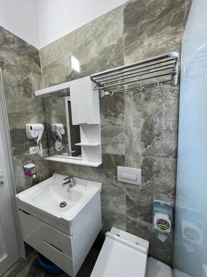 Hotel Frida Himare Buitenkant foto