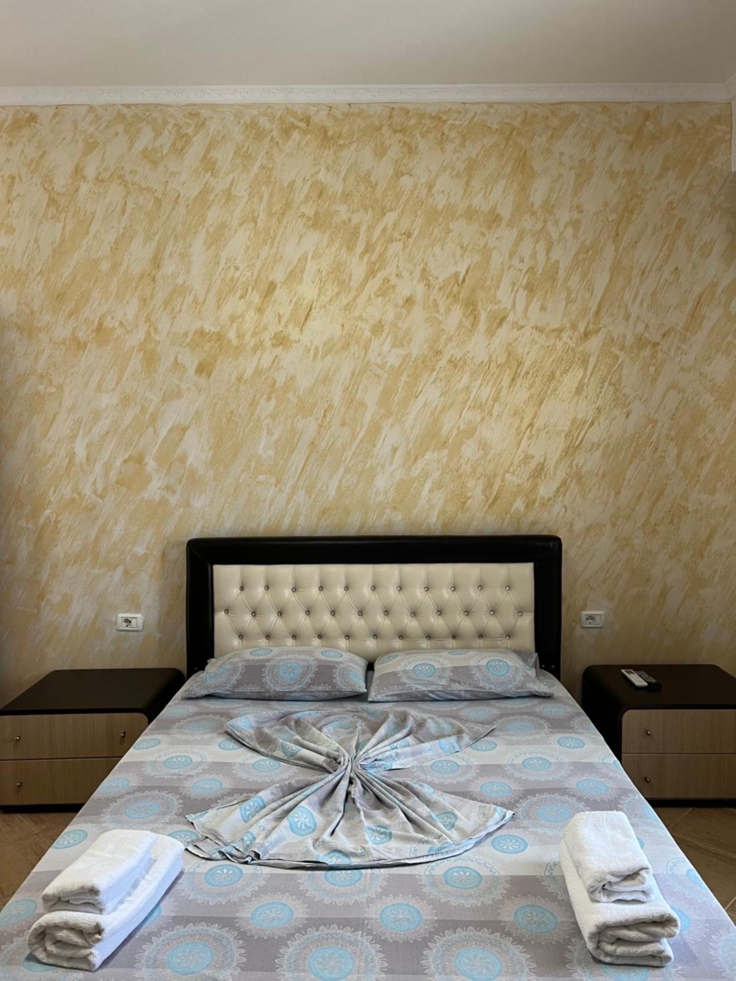 Hotel Frida Himare Buitenkant foto