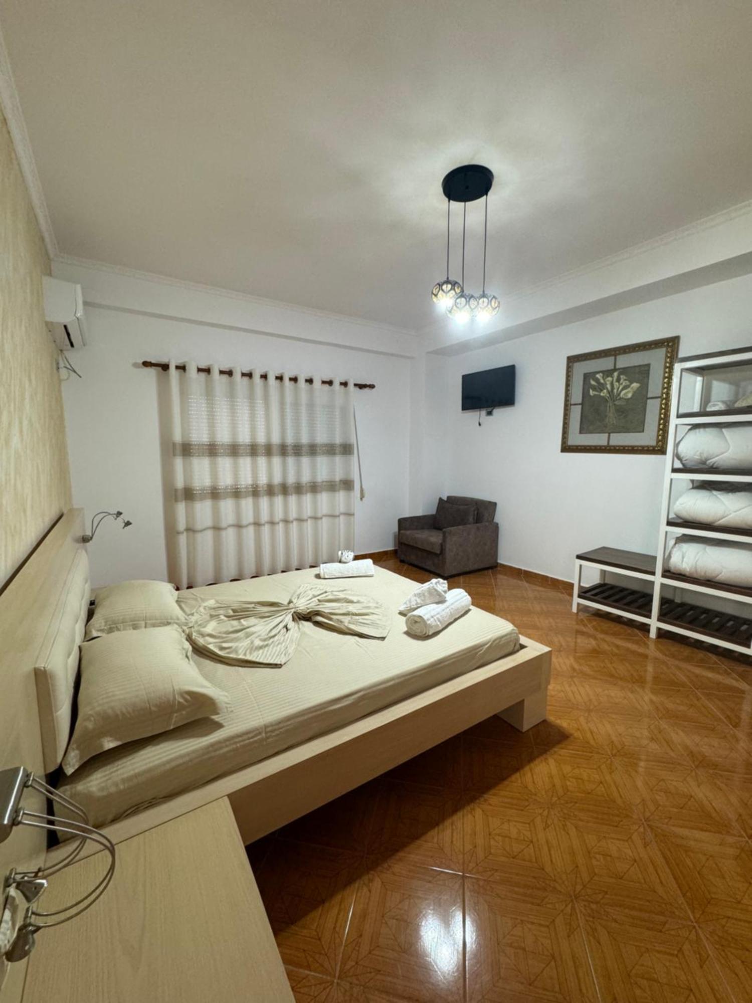 Hotel Frida Himare Buitenkant foto
