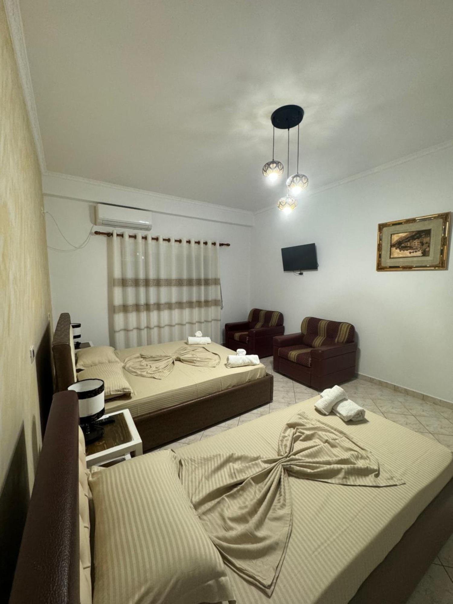 Hotel Frida Himare Buitenkant foto